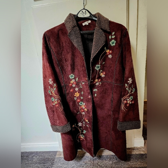 Unique embroidered faux leather lined jacket | EUC - Picture 3 of 7